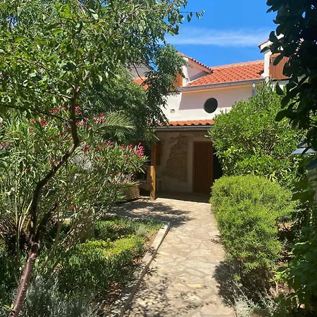 Artisana Holiday home