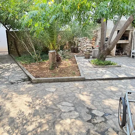 Artisana Holiday home