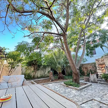 Artisana Holiday home *