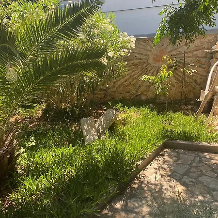 Artisana Holiday home